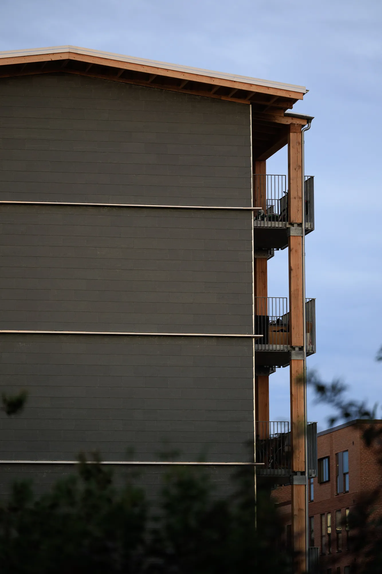 Close-up of balcony rails and brickwork — Hedehusene